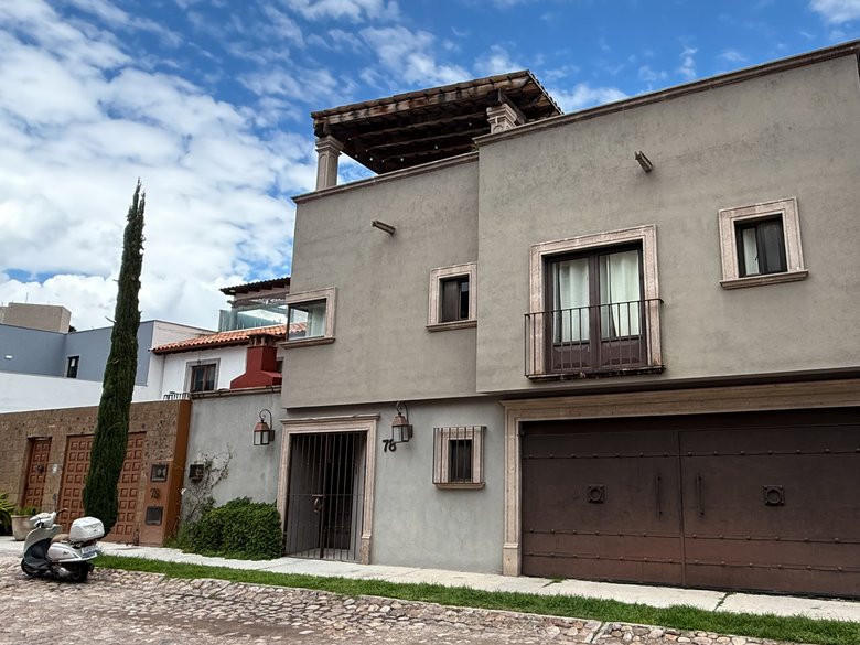 Casa Paraiso — 27 photos