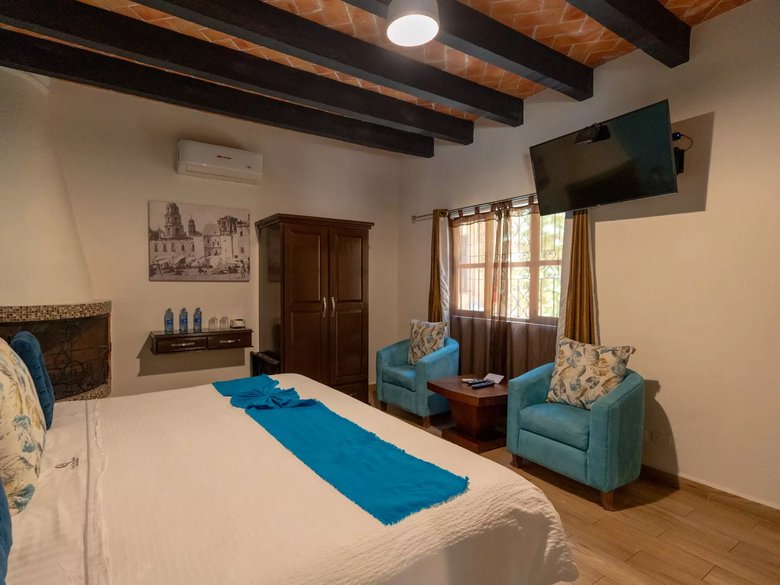 Hotel Centro — 2 photos