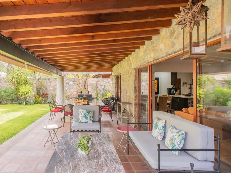 Casa Huizaches — 10 photos