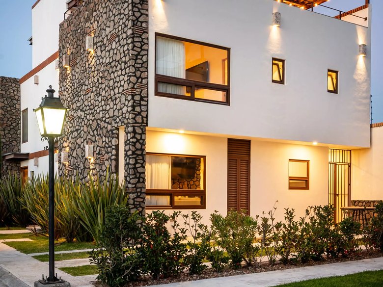 Casa Luna — 2 photos