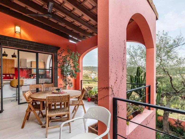 Casa Violeta 35 — 15 photos