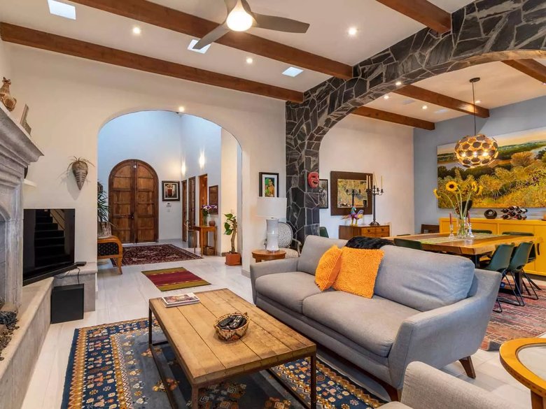 Casa Violeta 35 — 6 photos
