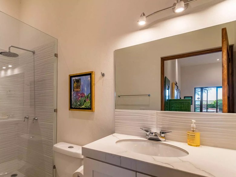 Casa Violeta 35 — 18 photos