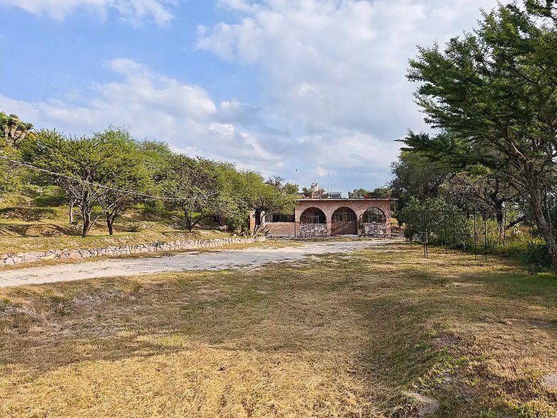 Cieneguita Casita — 2 photos