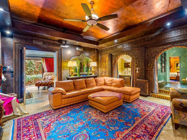Casa Lagerfeld — 9 photos