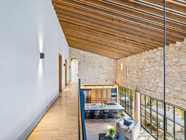 Casa Wisteria — 13 photos