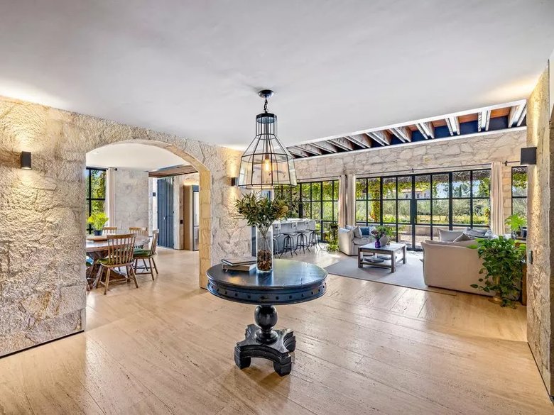 Casa Wisteria — 3 photos