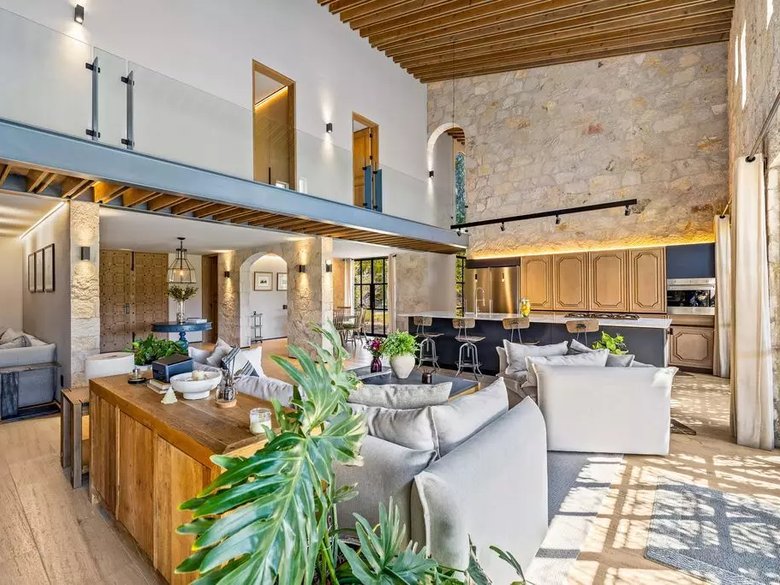 Casa Wisteria — 5 photos
