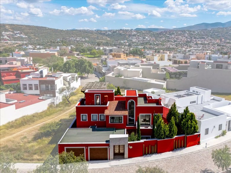 Casa de los Ángeles — 26 photos