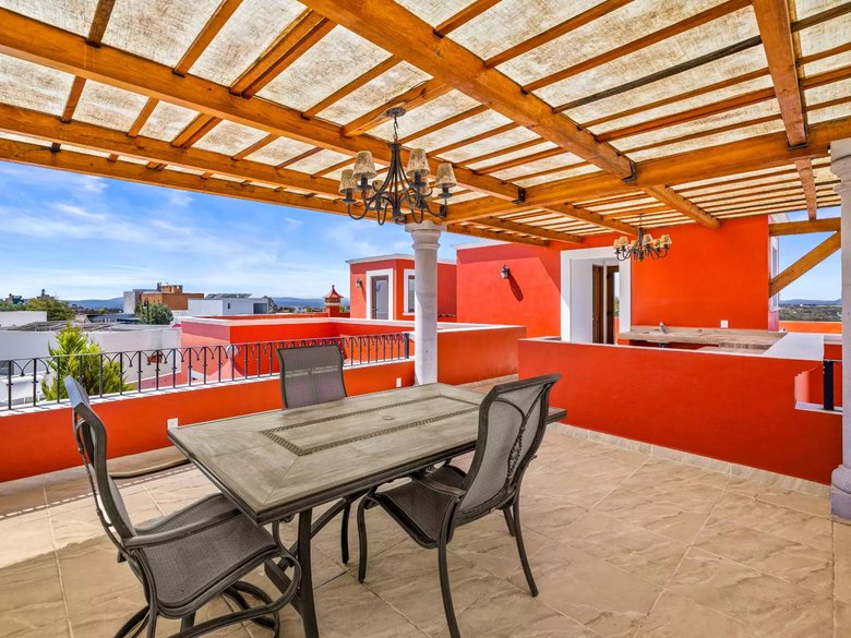 Casa de los Ángeles — 20 photos