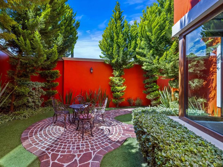 Casa de los Ángeles — 23 photos