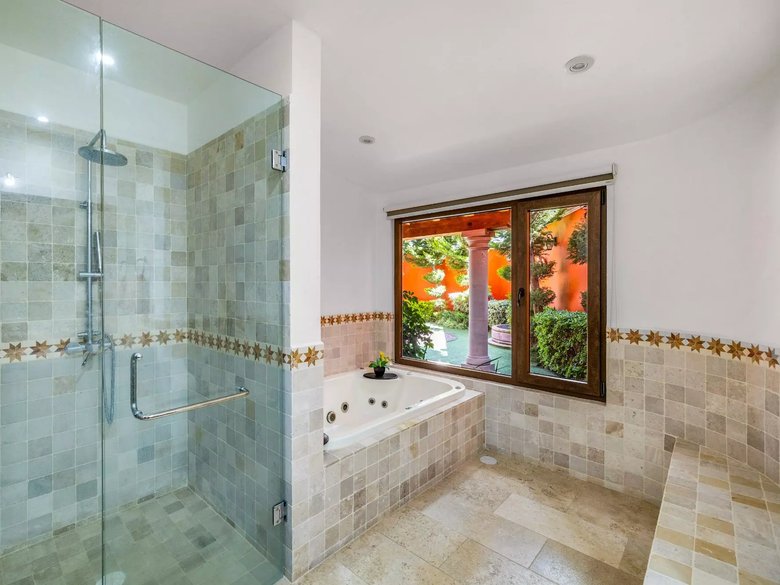Casa de los Ángeles — 13 photos