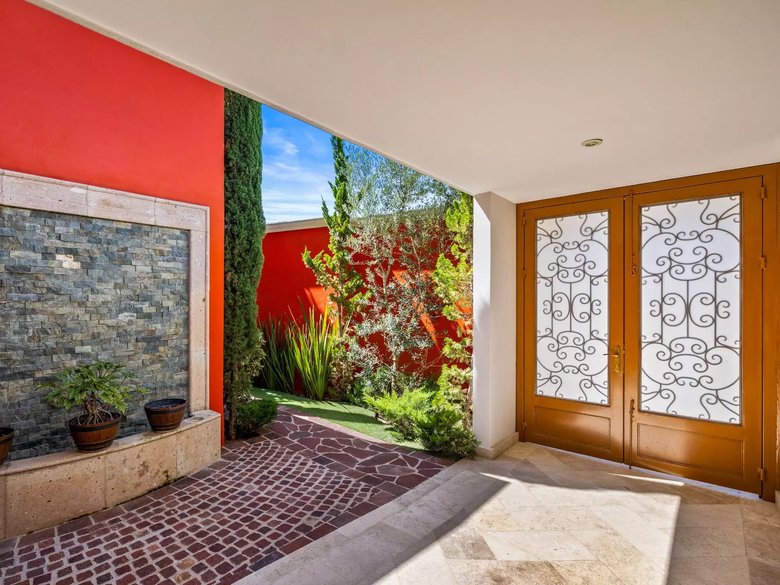Casa de los Ángeles — 22 photos