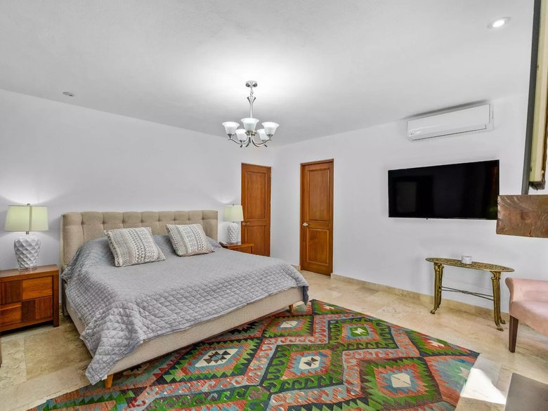 Casa de los Ángeles — 10 photos