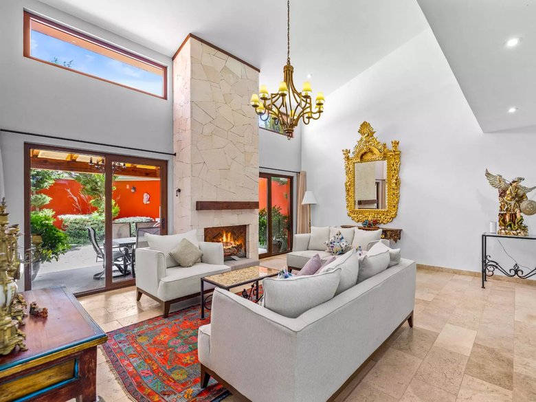 Casa de los Ángeles — 5 photos