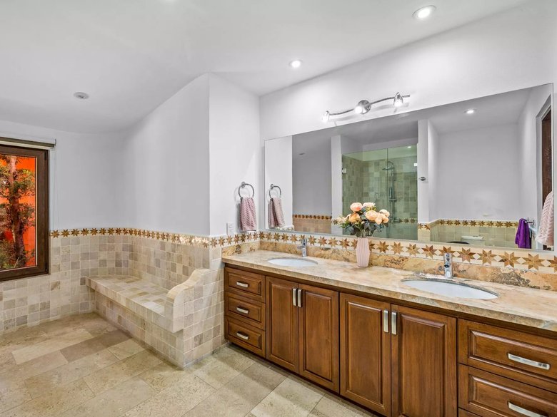 Casa de los Ángeles — 12 photos