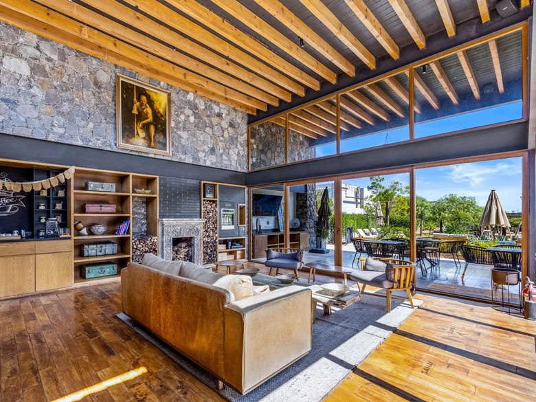 Casa Lucia — 24 photos