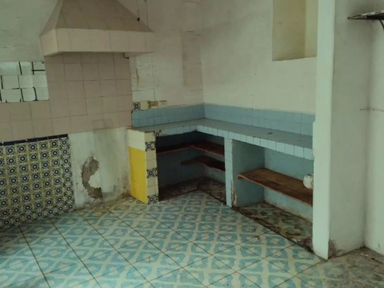 8080 Fixer in Historical downtown — 7 photos