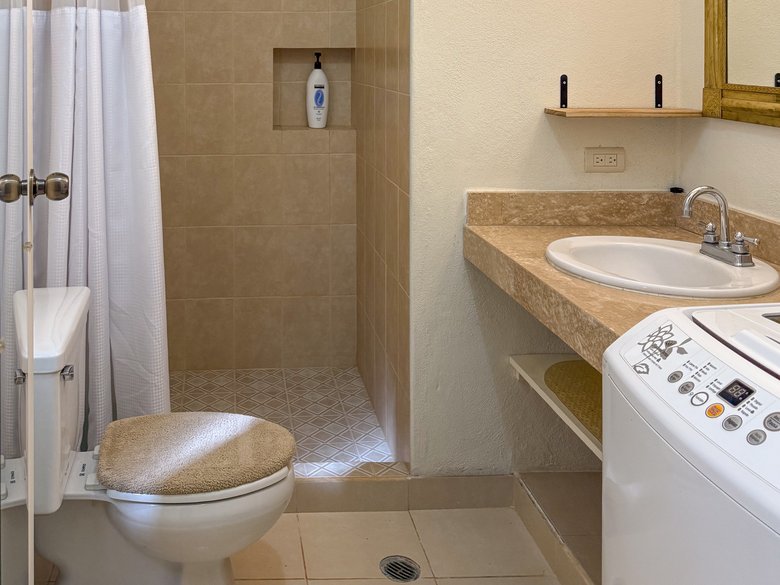 Suite 2 A — 5 photos