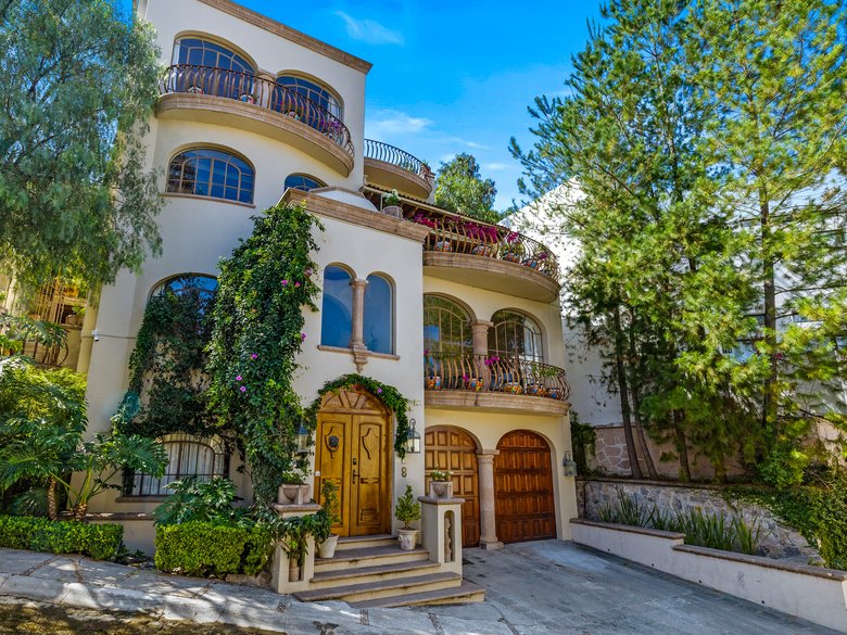 Casa Stone — 2 photos