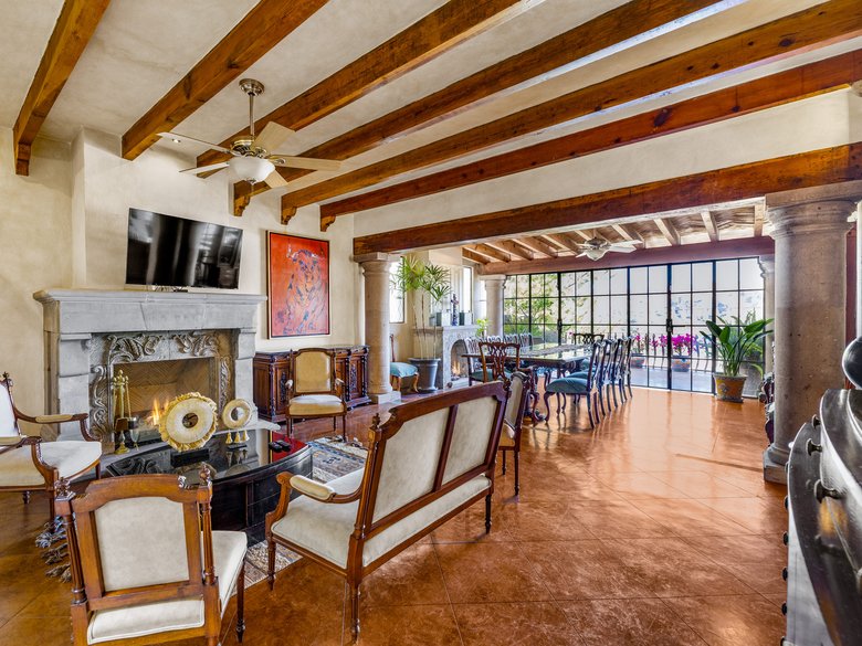 Casa Stone — 17 photos