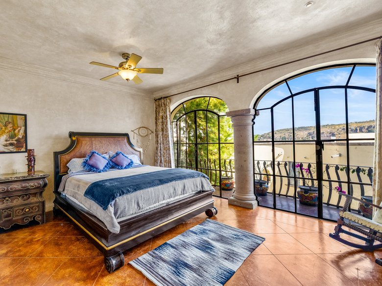 Casa Stone — 6 photos
