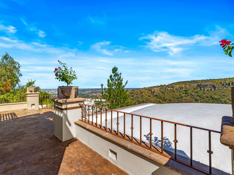 Casa Stone — 35 photos