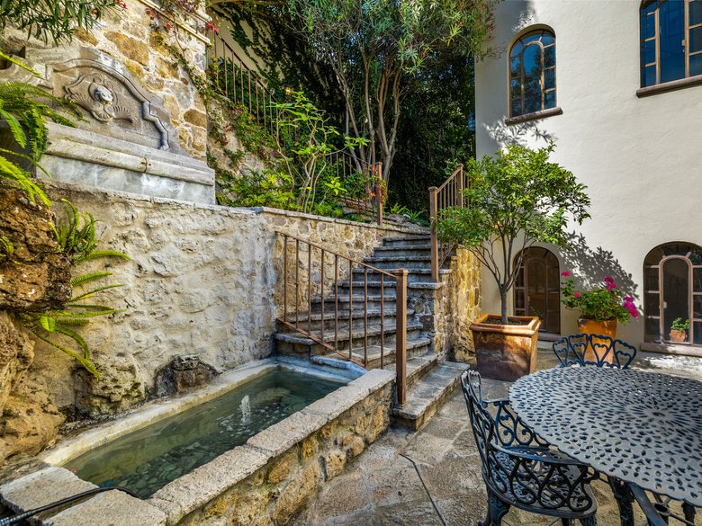 Casa Stone — 24 photos