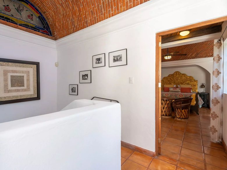 Casa Mona Lisa — 19 photos