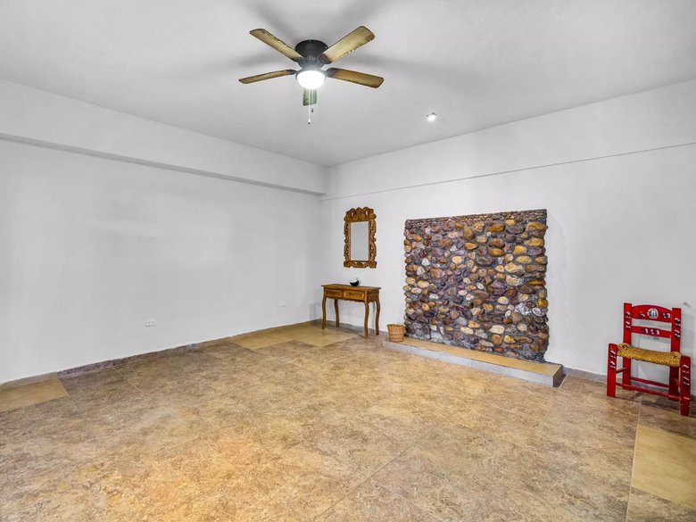 CASA NORMA — 6 photos