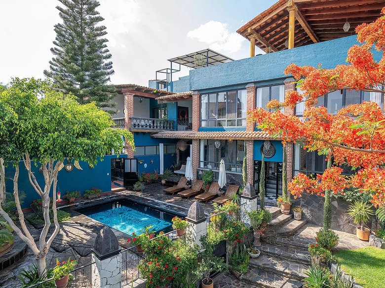 La Joya Azul — 2 photos
