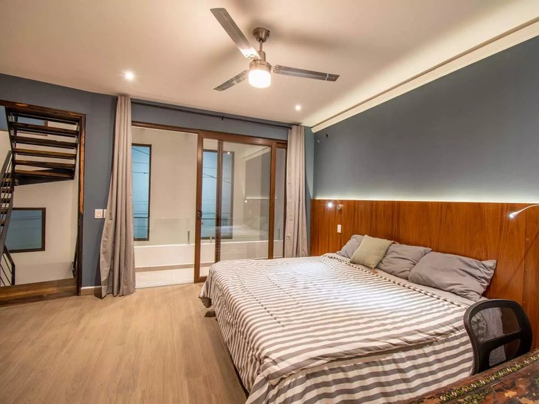 The Corner Loft House — 13 photos