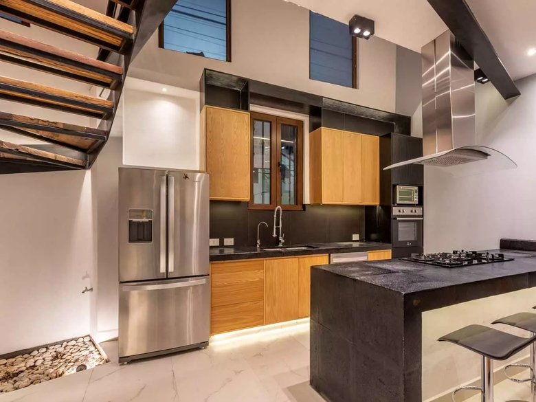 The Corner Loft House — 6 photos