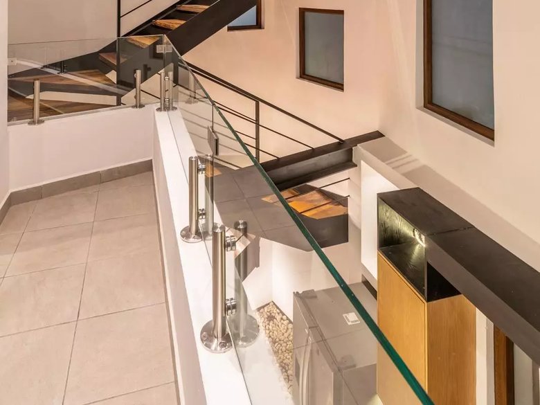 The Corner Loft House — 15 photos