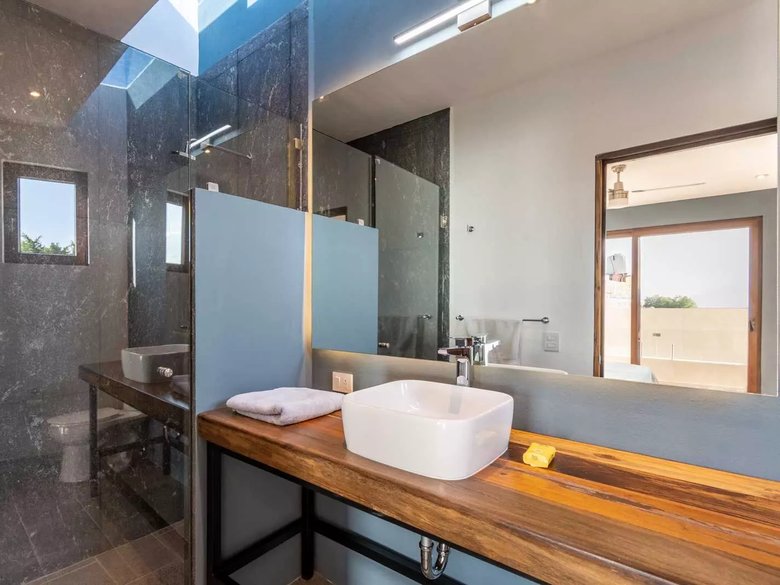 The Corner Loft House — 21 photos