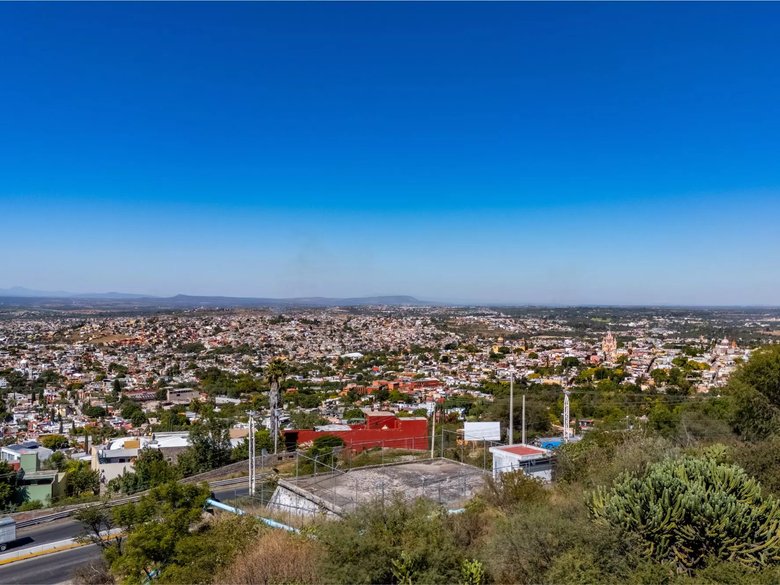 CARACOL SKYVIEW — 11 photos