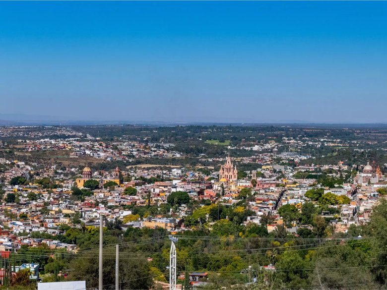 CARACOL SKYVIEW — 9 photos