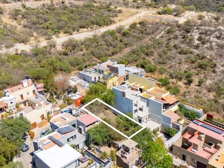 El Obraje Lot — 4 photos