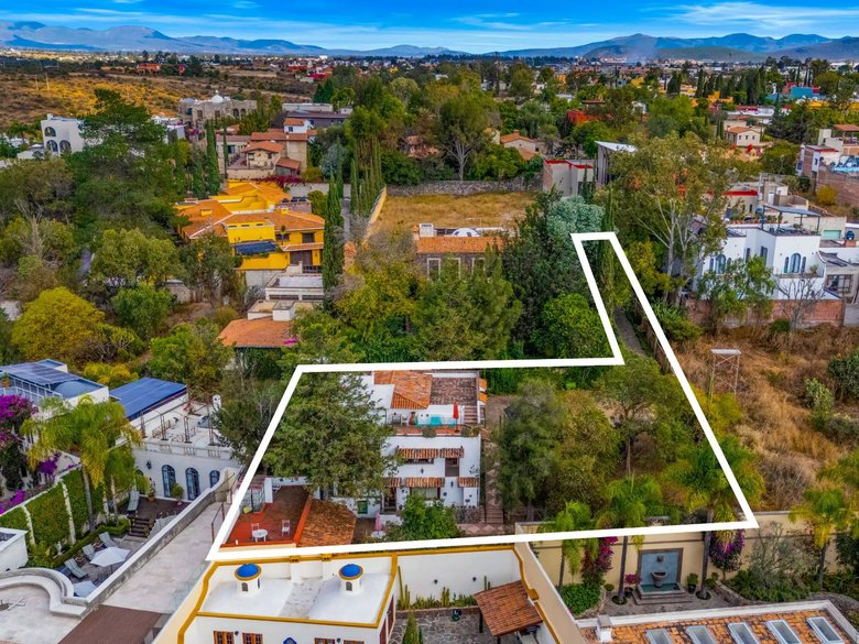 The Hidden House — 9 photos