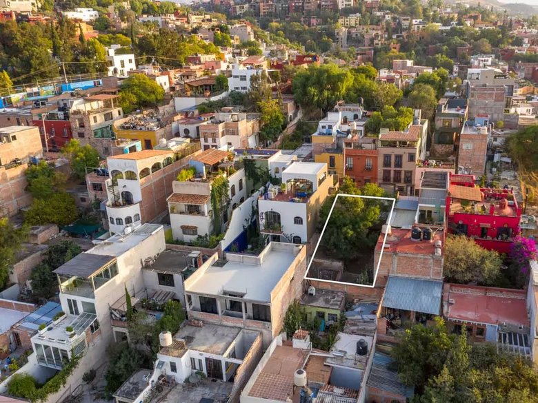 Cuauhtemoc Lot — 9 photos