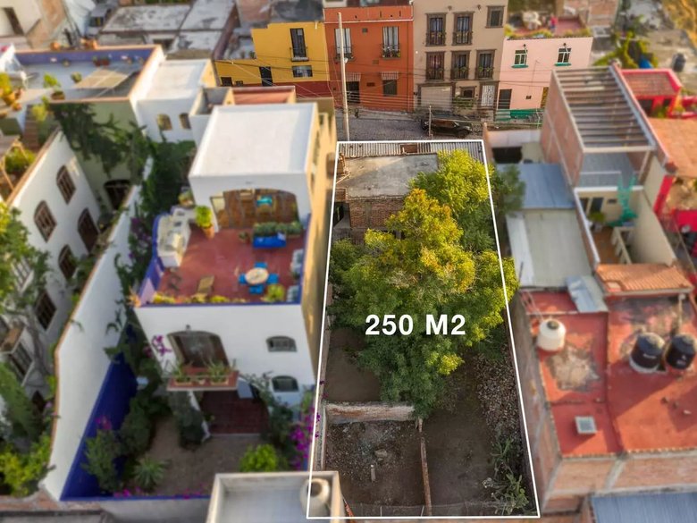 Cuauhtemoc Lot — 3 photos
