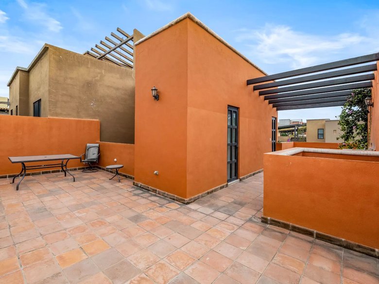 CASA LILY — 14 photos