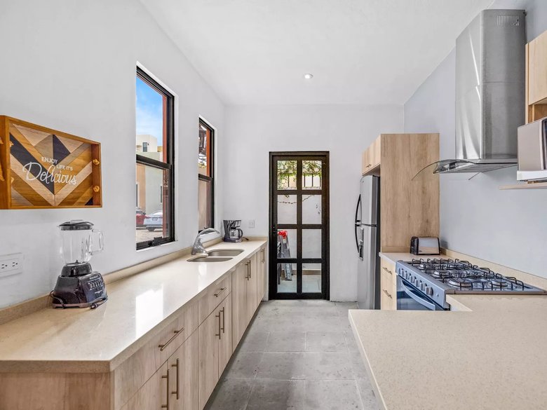 CASA LILY — 4 photos
