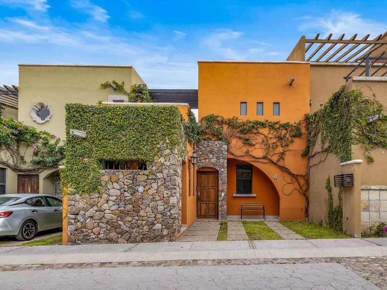 CASA LILY — 15 photos