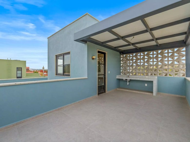 La Aurora Townhouse -Blue — 14 photos