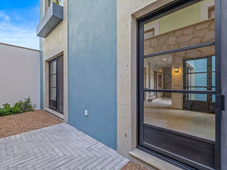 La Aurora Townhouse -Blue — 7 photos