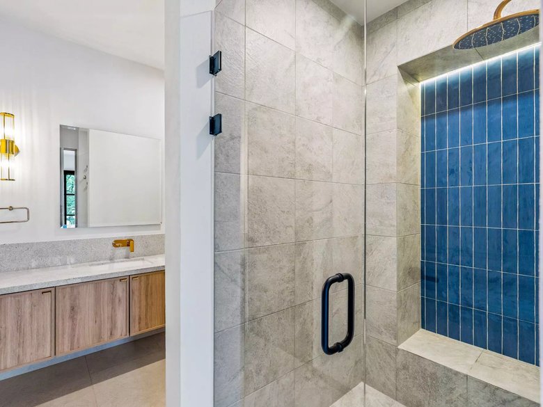 La Aurora Townhouse -Blue — 18 photos