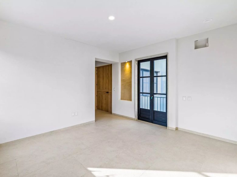La Aurora Townhouse -Blue — 24 photos