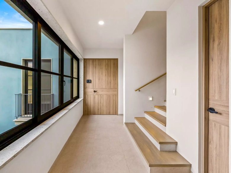 La Aurora Townhouse -Blue — 20 photos