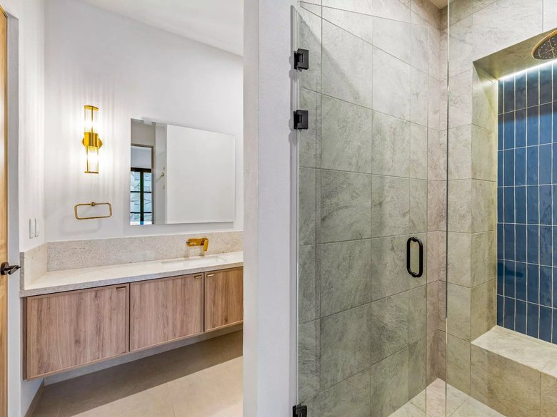 La Aurora Townhouse -Blue — 23 photos